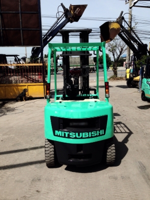 ***ขายรถยกเก่านอกแท้100\%*** MITSUBISHI FD25 เสาสูง6เมตร สนใจสินค้าติดต่อ083-062-0223