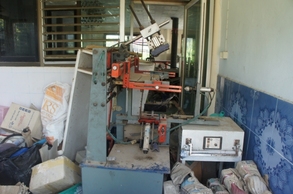 ขายเครื่องพิมพ์สกรีนขวด P.E.และวัสดุทรงกระบอก