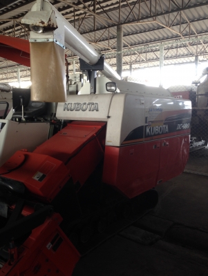 รถเกี่ยว KUBOTA DC68G  มือสอง พร้อมใช้