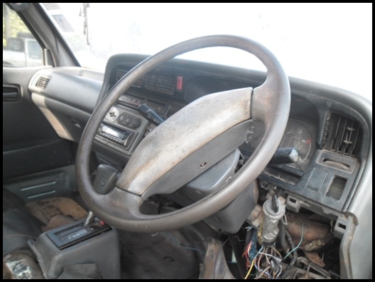 ขายด่วน รถตู้หัวจรวด ติดแก๊ส LPG ขายด่วน รถตู้หัวจรวด ติดแก๊ส LPG