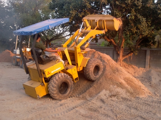 ขายครับ รถตักWS200  พร้อมใช้ ขอบคุณครับร้านวัสดุจากเขาค้อเพชรบูรณ์