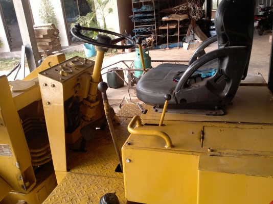 ขายครับ รถตักWS200  พร้อมใช้ ขอบคุณครับร้านวัสดุจากเขาค้อเพชรบูรณ์