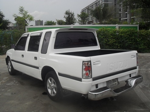 ISUZU TFR CAB 4 TURBO SPACECAB หายากน่าสะสม ISUZU TFR CAB 4 TURBO SPACECAB หายากน่าสะสม