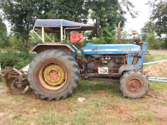 **360,000 บ.ต่องรอง**ขายรถไถ1เพลา FORD 6600 T5 ตัวเต็ม เครื่องดีเกียร์ดี ปั้มดี ช่วงล่างแน่นดี หางยกปกติ ระบบไฮฯใช้งาน ยางดี4เส้น สีสันซีดไม่สวย พร้อมอุปกรณ์ 2ชิ้น ใบดัน หางพรวน6 CMT  สภาพดี  ขายตามสภาพ พร้อมใช้ พร้อมลุยงาน เอกสารเล่มทะเบียนครบ ราคาต่อรอง