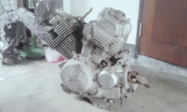 ขายเครื่อง + เฟรม yamaha  xv 750 ขายถูกๆๆๆ กันเลยคับ