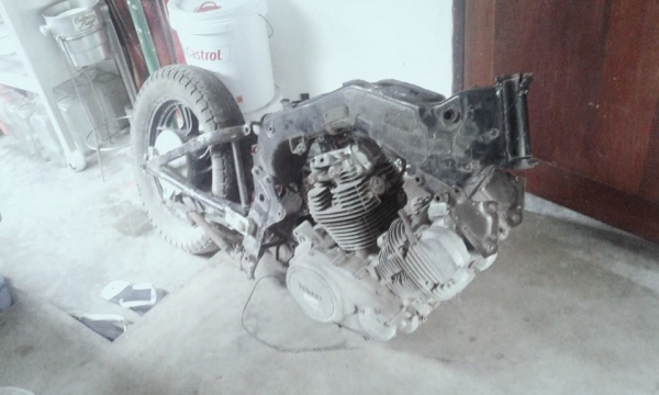 ขายเครื่อง + เฟรม yamaha  xv 750 ขายถูกๆๆๆ กันเลยคับ