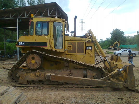 รถแทรคเตอร์ CAT D6 H ใบมีด 6 ทิศทาง รถสวย ช่วงล่างเต็ม เอกสารใบอินวอยล์