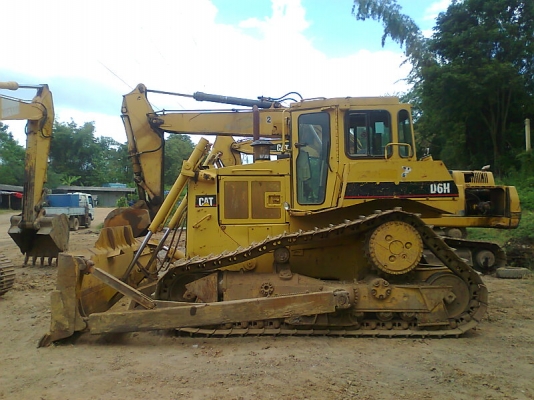 รถแทรคเตอร์ CAT D6 H ใบมีด 6 ทิศทาง รถสวย ช่วงล่างเต็ม เอกสารใบอินวอยล์