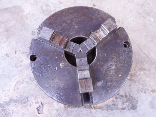 มี 3 จับ 10 นิ้ว 3,000 และ 4 จับ 12 นิ้ว แท่นกลึง สภาพดี พร้อมใช้ 3,500 ด่วน !!! มี 3 จับ 10 นิ้ว 3,000 และ 4 จับ 12 นิ้ว แท่นกลึง สภาพดี พร้อมใช้ 3,500 ด่วน !!!