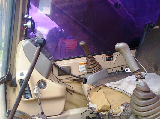 รถแบคโฮ CAT 330 B แรงขุดดี ทำงานไว ประหยัดน้ำมัน