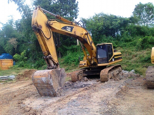 รถแบคโฮ CAT 330 B แรงขุดดี ทำงานไว ประหยัดน้ำมัน