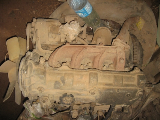 เครื่อง  โตโยต้า  2200  พร้อมเกียร์ แน่น แน่น