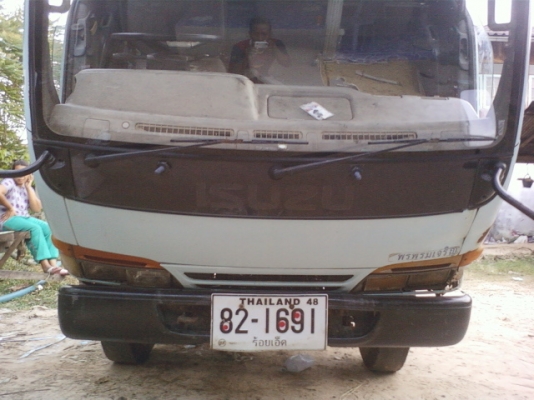 ISUZU NKR ปี  39  รถบ้าน 88 แรงม้า  ขายตามสภาพครับ