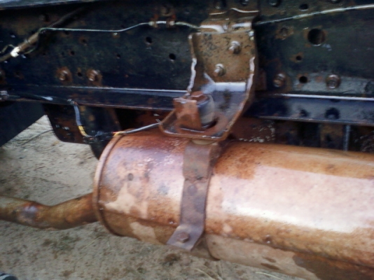 ISUZU NKR ปี  39  รถบ้าน 88 แรงม้า  ขายตามสภาพครับ