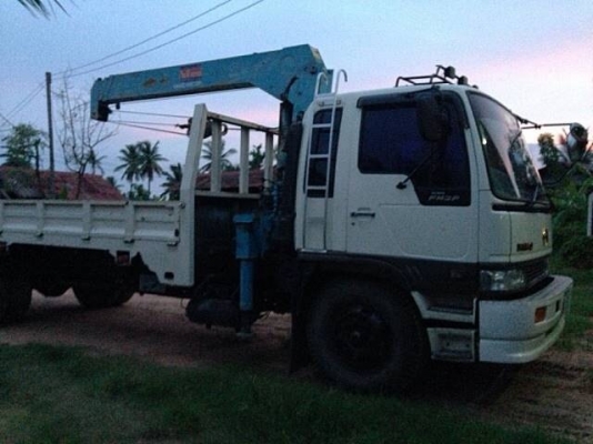 6ล้อติดเครน. . รับจ้าง. ทั่วไทย. 0819882036. บอย