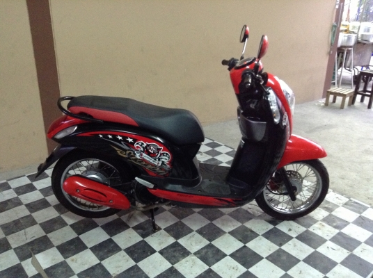 ขาย!!!สกู๊ปปี้ไอตัวใหม่ ปี56 รถเครื่องดีคับ ทะเบียนครบ ภาษีไม่หมด