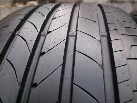 ขายยาง GOOD YEAR 205/55R16 ยางสัปดาห์ที่15 ปี12 ดอกยางสวยลึกนิ่มเท่ากัน 1 ชุด