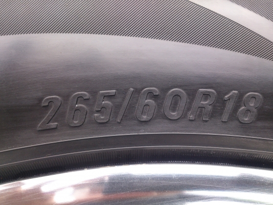 ขายแม็ก 6รู ขอบ18 พร้อมยาง MAXXIS 265/60R18 ยางปี12 สวยๆ 1 ชุด