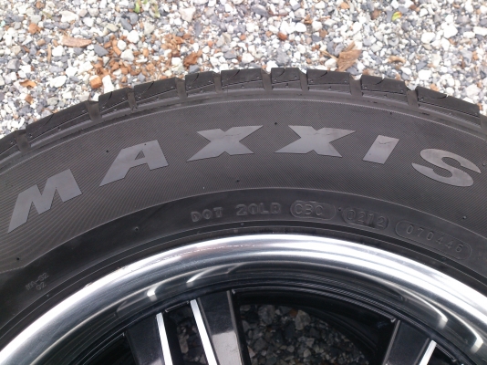 ขายแม็ก 6รู ขอบ18 พร้อมยาง MAXXIS 265/60R18 ยางปี12 สวยๆ 1 ชุด
