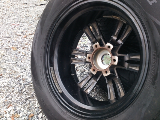 ขายแม็ก 6รู ขอบ18 พร้อมยาง MAXXIS 265/60R18 ยางปี12 สวยๆ 1 ชุด