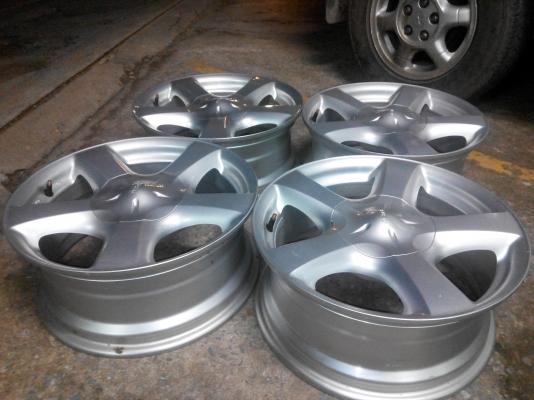 ขายด่วนล้อแม็กขอบ17 อีซุซุ หกรู ถอดป้ายแดง ราคาถูก