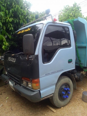 6ล้อดั้มISUZU NPR120แรง รถห้างแท้ เดิมๆ รถสภาพดี สวยดี