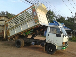 ขายรถบรรทุกหกล้อดั๊มพ์ HINO KM 777 เครื่อง WO4D 117 แรง ดั๊มพ์ยาว 4.30เมตร ยาง8.25 รถห้างแท้ทะเบียนพร้อม ขายรถบรรทุกหกล้อดั๊มพ์ HINO KM 777 เครื่อง WO4D 117 แรง ดั๊มพ์ยาว 4.30เมตร ยาง8.25 รถห้างแท้ทะเบียนพร้อม