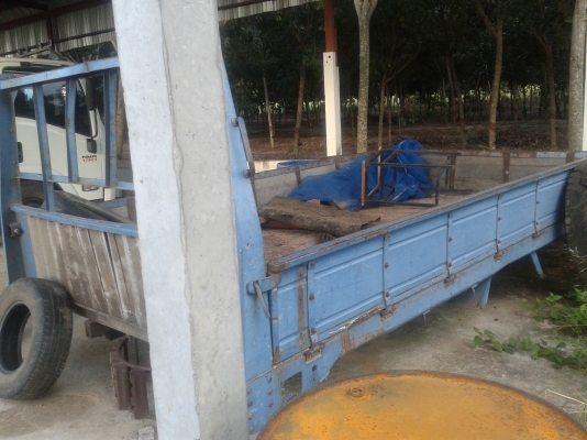 กระบะหกล้อช่วงสั้น ยาว3 เมตร สวยมากครับ กระบะหกล้อช่วงสั้น ยาว3 เมตร สวยมากครับ