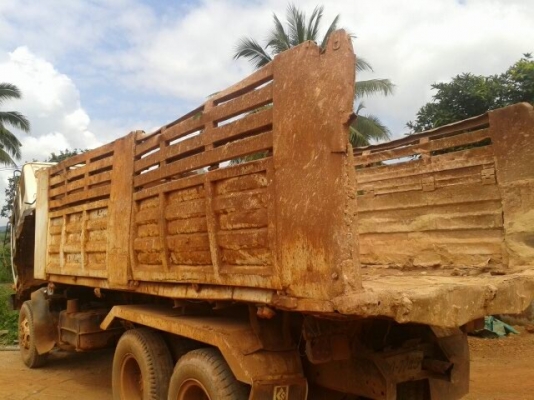 ขายด่วนไอ้หลงสองเพลาดั้มสิบสปีด FN527MTD 1356 เบรคใหญ่เพลาบุ๋ม 195แรงสภาพพร้อมใช้โทร0801515451