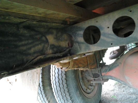 **370,000 บ.ต่อรอง**ขาย 6ล้อใหญ่คัสซีใหญ่ๆเต็มไม่เรียวปลาย ช่วงล่างตู้มๆ ISUZU JCR420 เครื่อง6BD1 165HP อึด ทน ไม่จุกจิก ช่วงล่างใหญ่เฟืองท้ายFUSO คัสซีสวยไม่ผุไม่ดาม มีบวมซับในนิดหน่อยช่วงปลายบริเวณช่วงล้อหลัง มีร้าว2นิ้วตรงกลางตัวด้านซ้าย คัสซีปลายใหญ่ไ