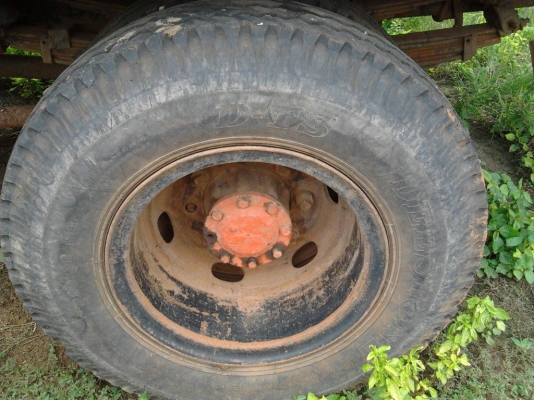 **370,000 บ.ต่อรอง**ขาย 6ล้อใหญ่คัสซีใหญ่ๆเต็มไม่เรียวปลาย ช่วงล่างตู้มๆ ISUZU JCR420 เครื่อง6BD1 165HP อึด ทน ไม่จุกจิก ช่วงล่างใหญ่เฟืองท้ายFUSO คัสซีสวยไม่ผุไม่ดาม มีบวมซับในนิดหน่อยช่วงปลายบริเวณช่วงล้อหลัง มีร้าว2นิ้วตรงกลางตัวด้านซ้าย คัสซีปลายใหญ่ไ