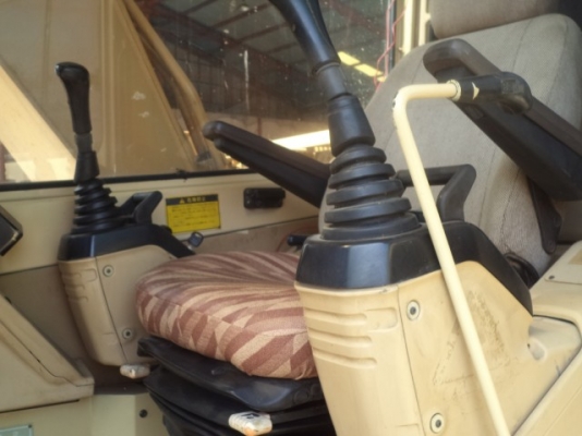 ขายรถแบคโฮ CAT 312 เก่านอก สภาพพร้อมใช้ราคาถูก สนใจสอบถามรายละเอียดโทร 0890000080 ..0819443772 ..0819448457