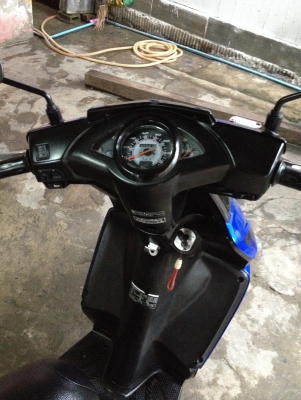 ขาย honda คลิก ปี51 สีน้ำเงิน -ดำ สภาพเดิมๆ ชุดสีสวย เครืองดี ทะเบียนพร้อม