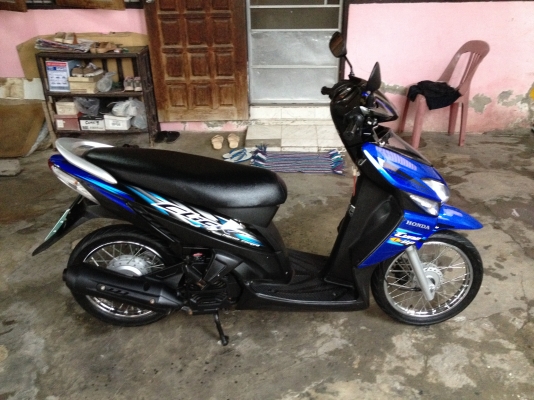 ขาย honda คลิก ปี51 สีน้ำเงิน -ดำ สภาพเดิมๆ ชุดสีสวย เครืองดี ทะเบียนพร้อม