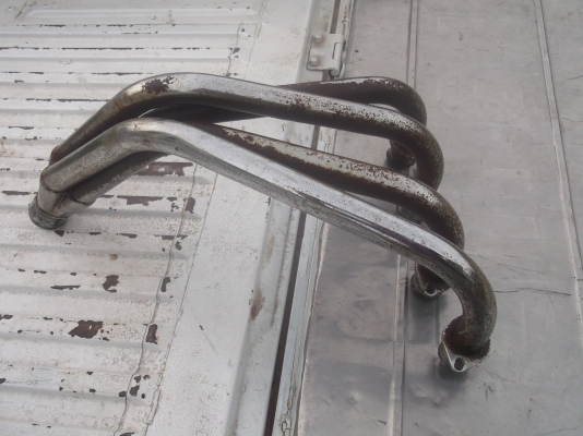 ขายคอท่อgsx 750