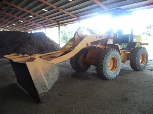 ขายรถตักล้อยาง TCM L13-3 มีตู้ เก่านอก สภาพพร้อมใช้ราคาถูก สนใจสอบถามรายละเอียดโทร 0890000080 ..0819443772 ..0819448457