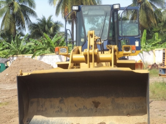 ขายรถตักล้อยาง KOMATSU WA200-1 เก่านอก สภาพพร้อมใช้ราคาถูก สนใจสอบถามรายละเอียดโทร 0890000080 ..0819443772 ..0819448457