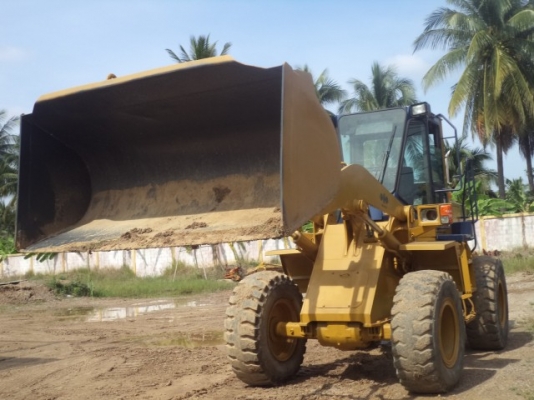 ขายรถตักล้อยาง KOMATSU WA200-1 เก่านอก สภาพพร้อมใช้ราคาถูก สนใจสอบถามรายละเอียดโทร 0890000080 ..0819443772 ..0819448457