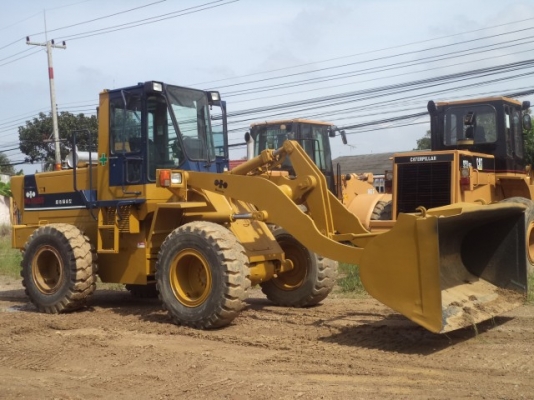 ขายรถตักล้อยาง KOMATSU WA200-1 เก่านอก สภาพพร้อมใช้ราคาถูก สนใจสอบถามรายละเอียดโทร 0890000080 ..0819443772 ..0819448457