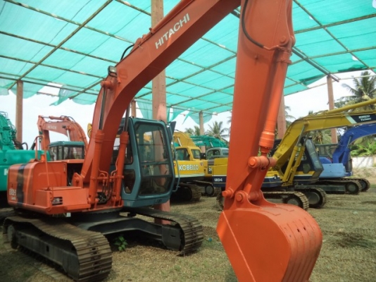 ขายรถแบคโฮ HITACHI EX 200-3 เก่านอก สภาพพร้อมใช้ราคาถูก สนใจสอบถามรายละเอียดโทร 0890000080 ..0819443772 ..0819448457