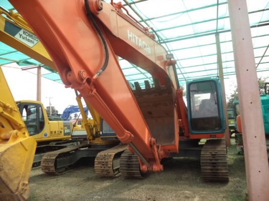 ขายรถแบคโฮ HITACHI EX 200-3 เก่านอก สภาพพร้อมใช้ราคาถูก สนใจสอบถามรายละเอียดโทร 0890000080 ..0819443772 ..0819448457