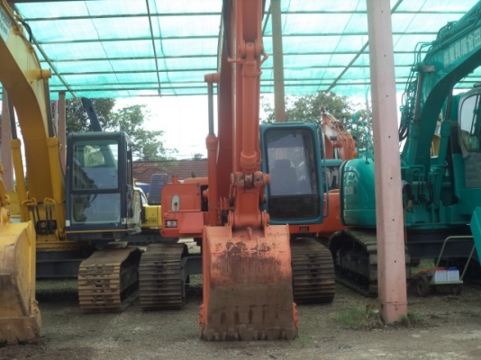 ขายรถแบคโฮ HITACHI EX 200-3 เก่านอก สภาพพร้อมใช้ราคาถูก สนใจสอบถามรายละเอียดโทร 0890000080 ..0819443772 ..0819448457