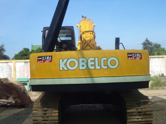ขายรถแบคโฮ KOBLCO SK200-1SR เก่านอก สภาพพร้อมใช้ราคาถูก สนใจสอบถามรายละเอียดโทร 0890000080 ..0819443772 ..0819448457