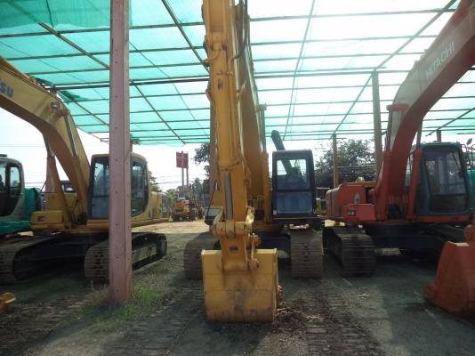 ขายรถแบคโฮ KOBLCO SK200-1SR เก่านอก สภาพพร้อมใช้ราคาถูก สนใจสอบถามรายละเอียดโทร 0890000080 ..0819443772 ..0819448457