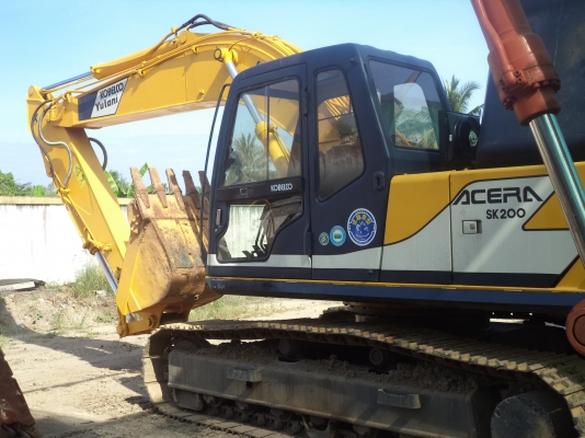 ขายรถแบคโฮ KOBLCO SK200-1SR เก่านอก สภาพพร้อมใช้ราคาถูก สนใจสอบถามรายละเอียดโทร 0890000080 ..0819443772 ..0819448457