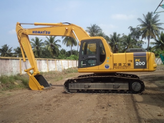 ขายรถแบคโฮ KOMATSU PC200- 6เก่านอก สภาพพร้อมใช้ราคาถูก สนใจสอบถามรายละเอียดโทร 0890000080 ..0819443772 ..0890806827
