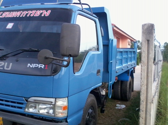 ขายหกล้อดั้ม อีซูสุ NPR130โบว์ รถห้างปี47ดั้มต่อใหม่ พร้อมใช้งานครับ