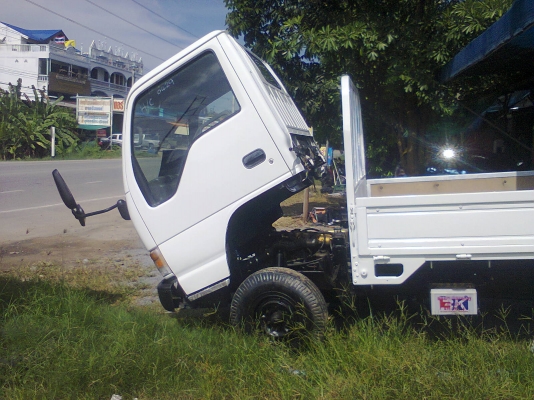 ขายรถบรรทุก4ล้อกลางISUZU หัวการ์ตูนสภาพสวยพร้อมใช้
