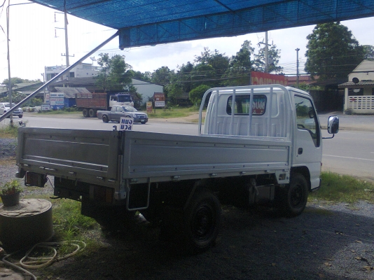 ขายรถบรรทุก4ล้อกลางISUZU หัวการ์ตูนสภาพสวยพร้อมใช้