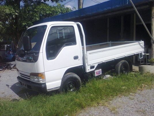 ขายรถบรรทุก4ล้อกลางISUZU หัวการ์ตูนสภาพสวยพร้อมใช้